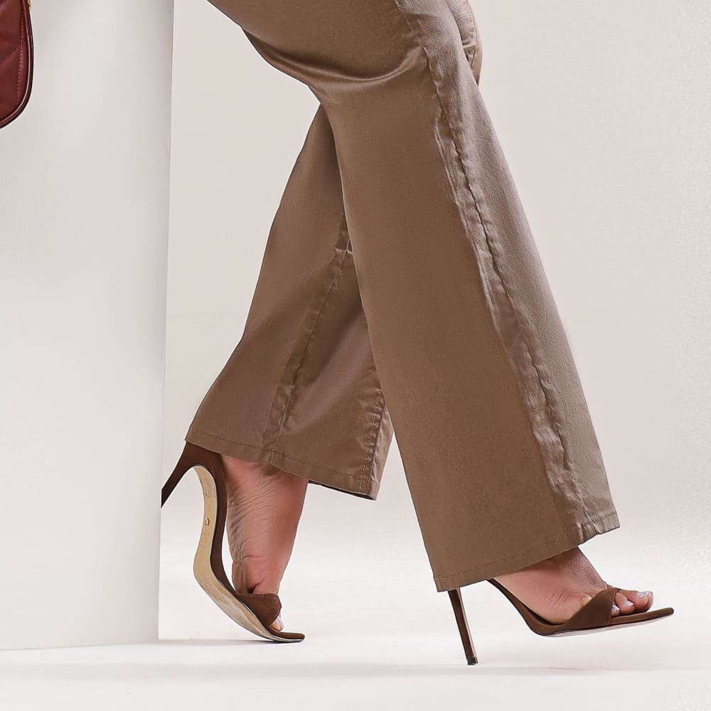 Calça Feminina Reta Encerada Marrom