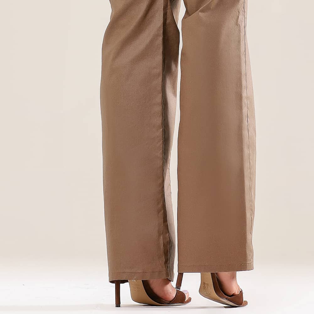 Calça Feminina Reta Encerada Marrom